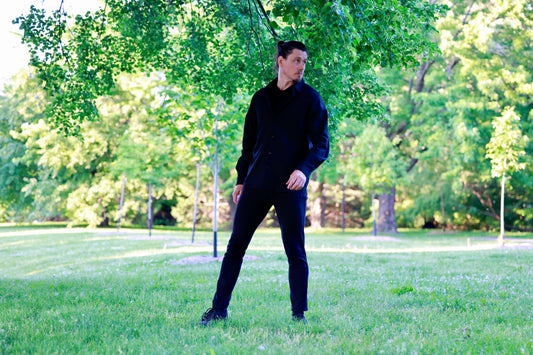 Black Linen Shirt for Men by ELZi. Chemise en lin noir par ELZi. Par ELZi Couturière à Verdun.