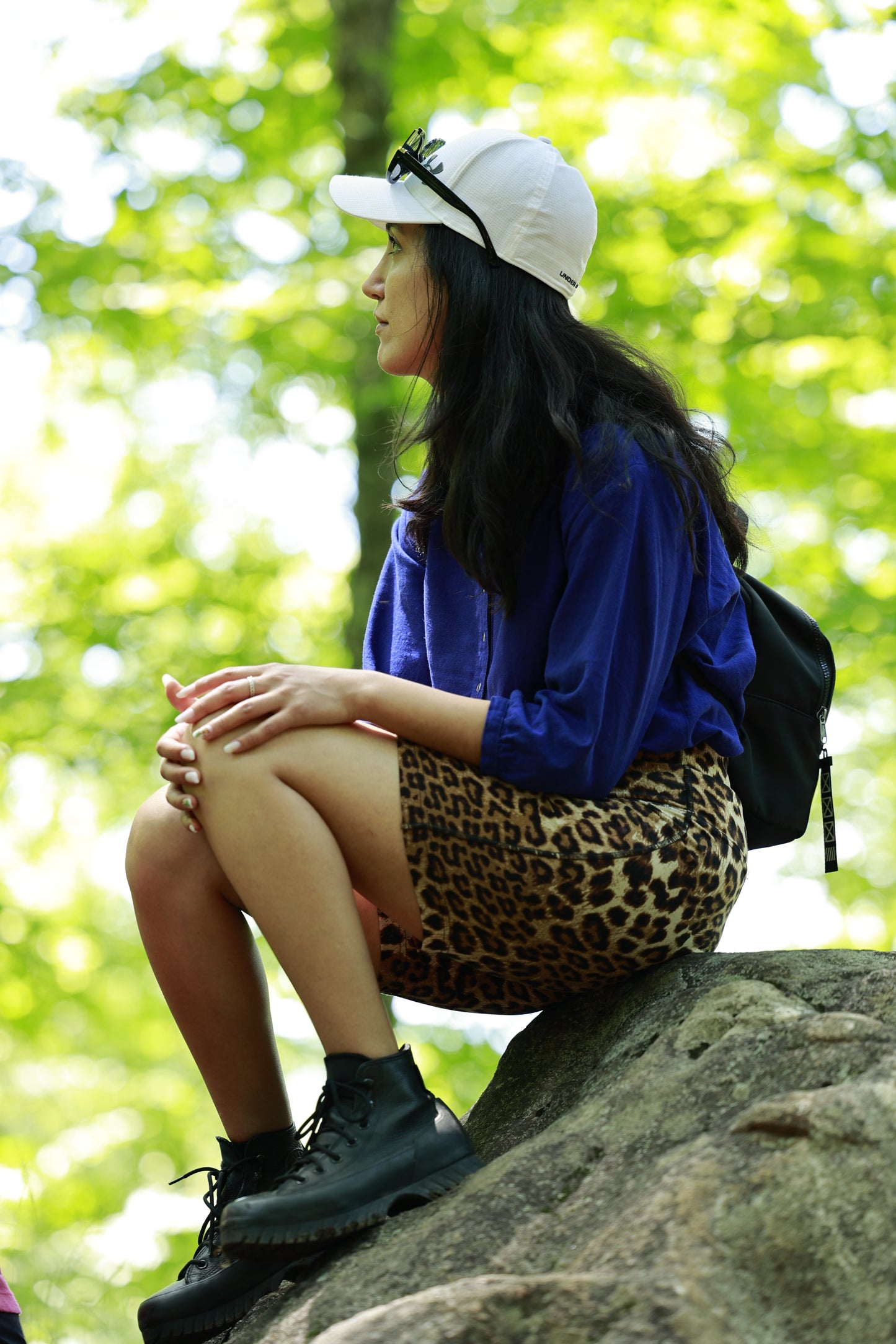 Linen Blue Shirt Made in Mont-Tremblant By ELZi Montreal Seamstress and dressmaker.