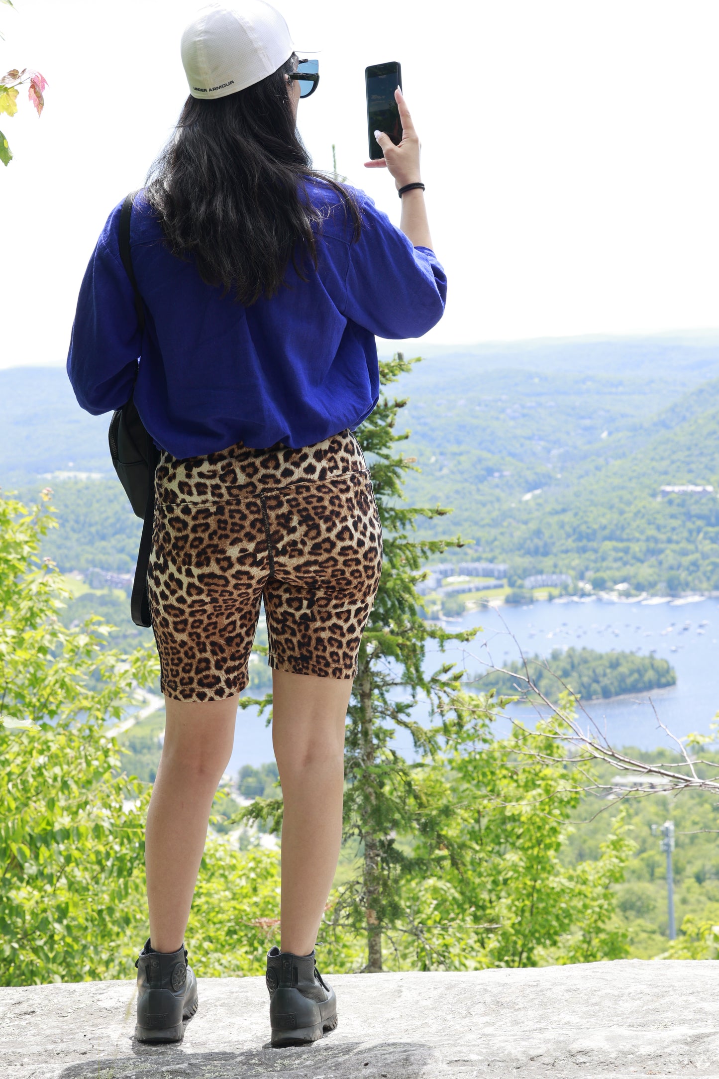 Blue Linen Shirt Mont-Tremblant By ELZi, couturière Île des soeurs