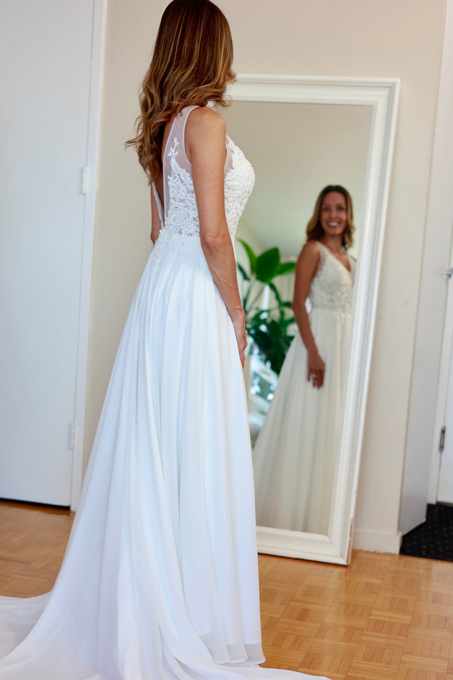 ELZi Bridal Dressmaker and wedding dress alterations in Montreal. We do sewing with care and competence.