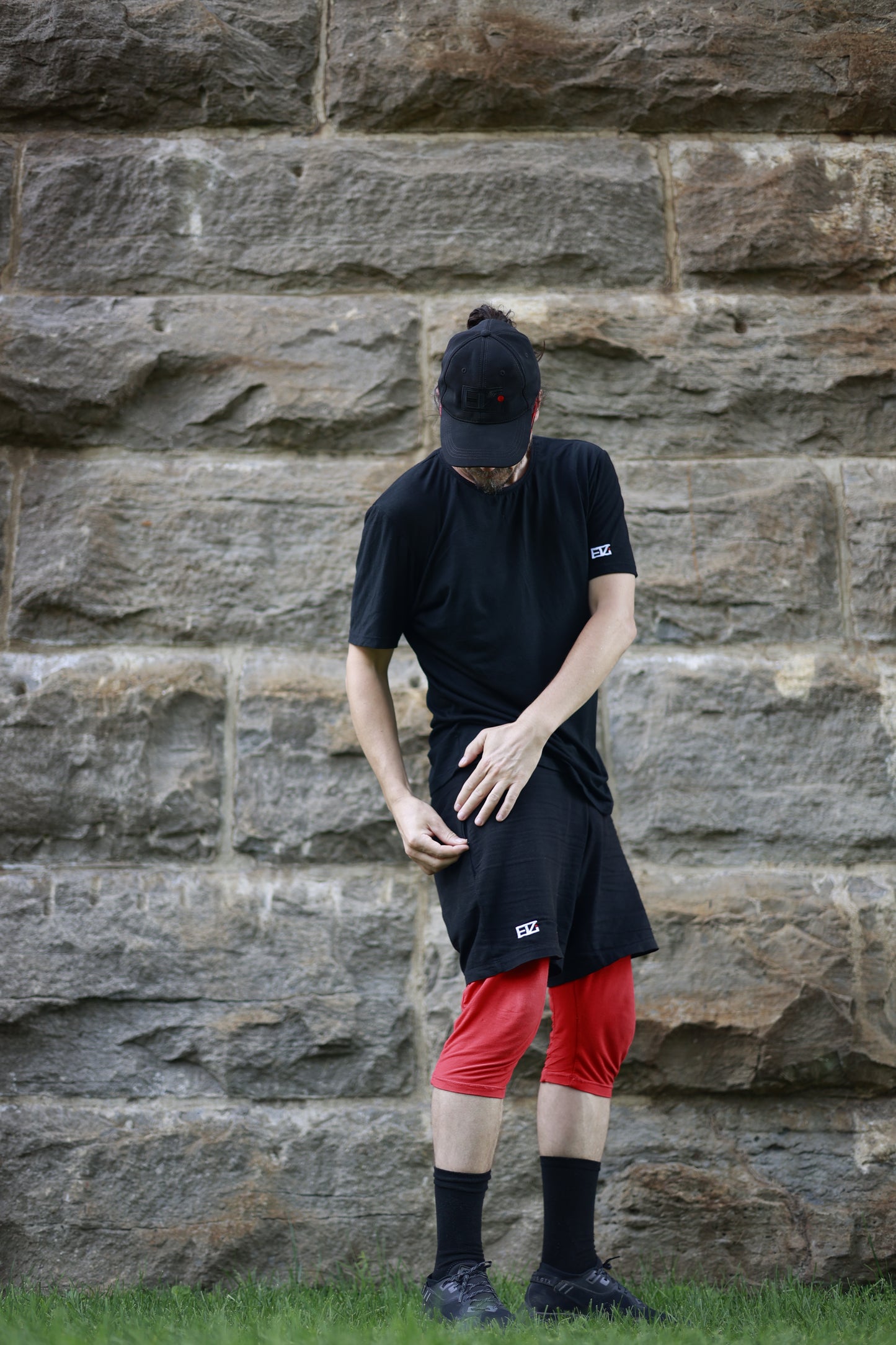 Linen shorts shell with bamboo liner includes an Hidden pockets . Picture taken in Sainte-Anne-de-Bellevue