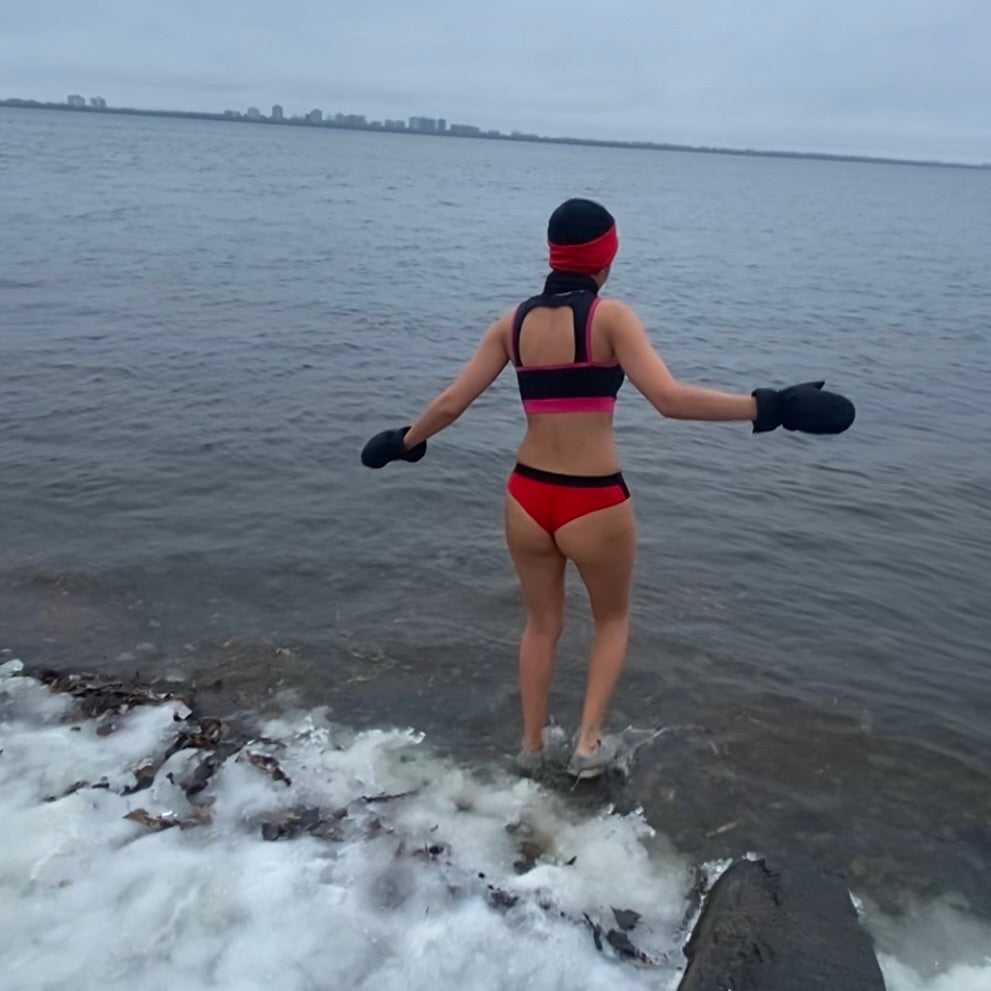 About to do a Cold Plunge with the merino Lingerie, testing out our own product.
Merino Wool Women's underwear by ELZi , Montreal Seamstress.