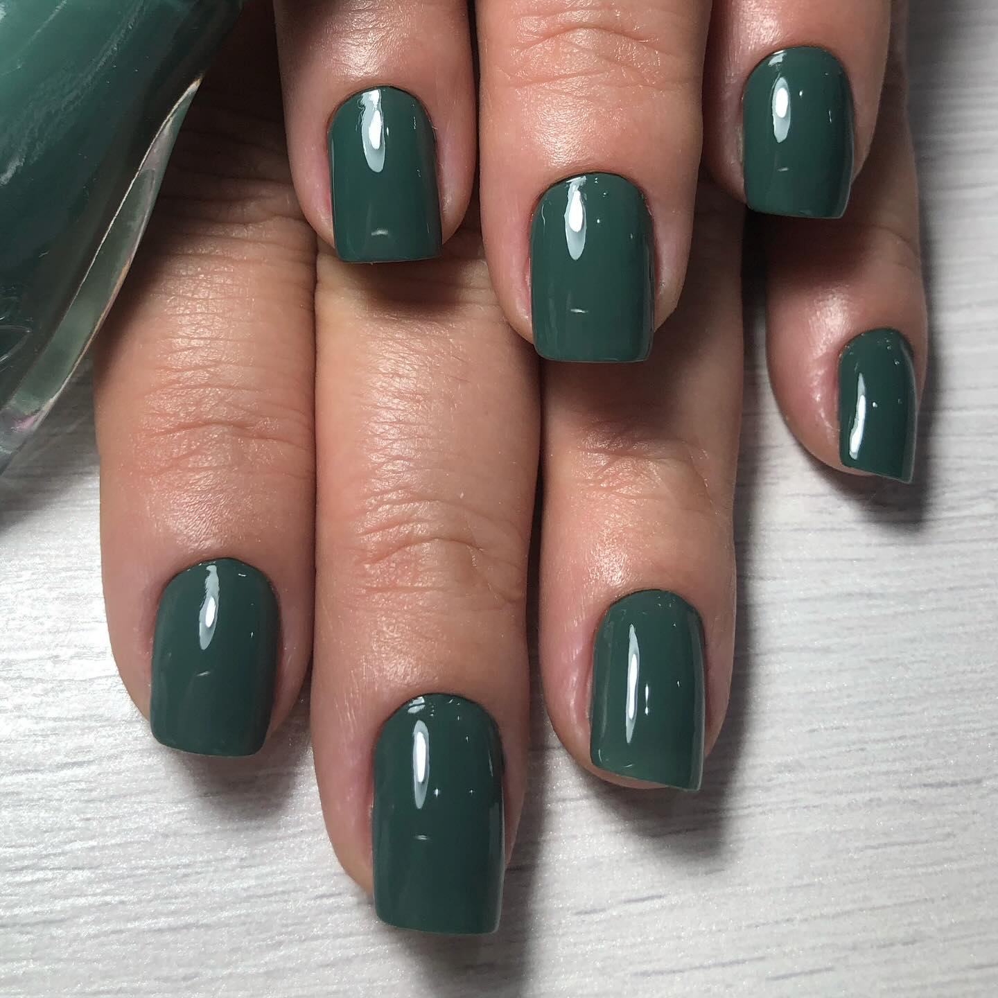 Full Manicure - Regular Nail polish - ELZi Nuns' Island Nails