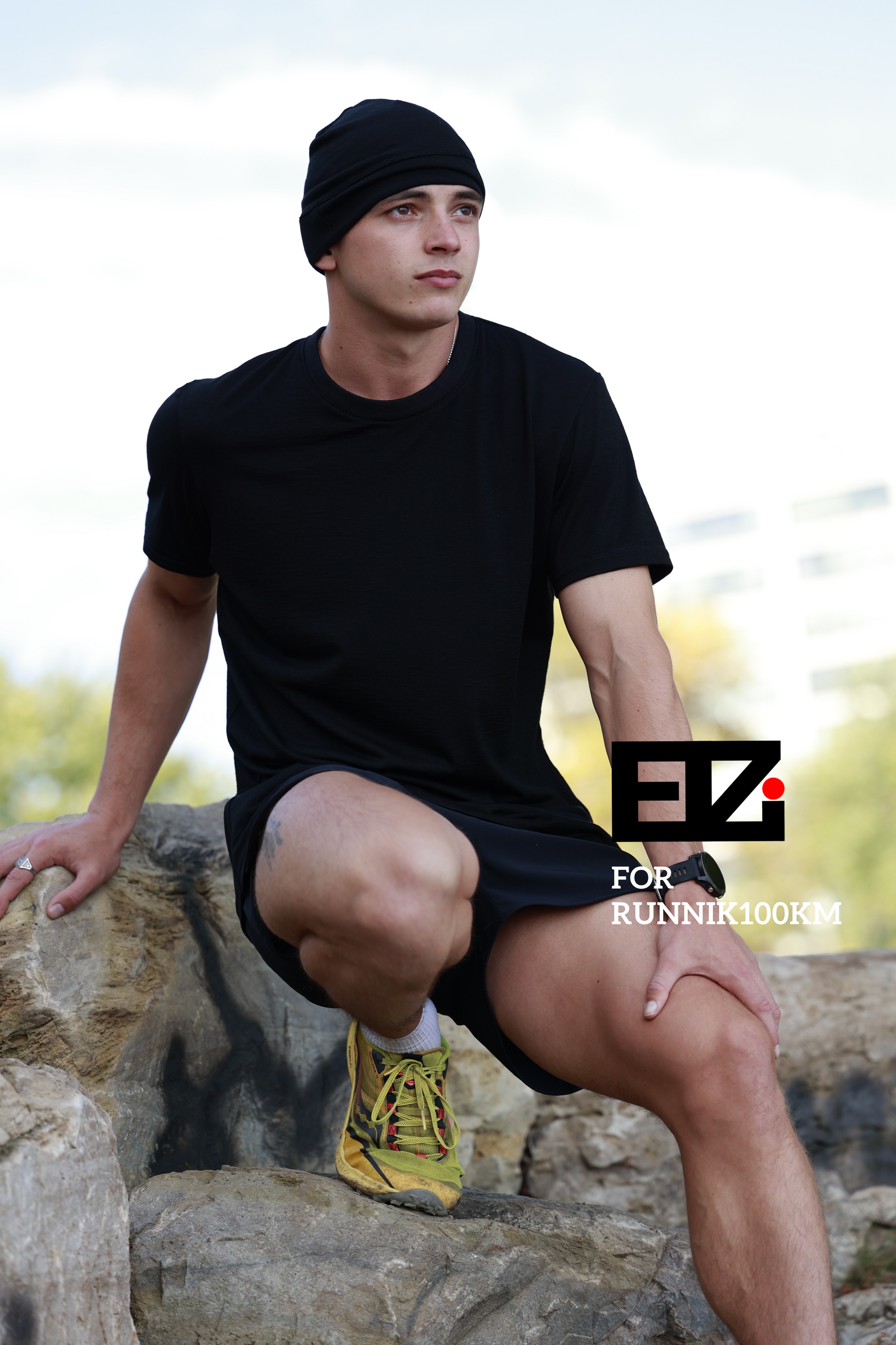 Model : Nikola Golymbiosky @runnik100km wears an ELZI T-Shirt and ELZI Beanie. Photographer : Jonathan Brunelle